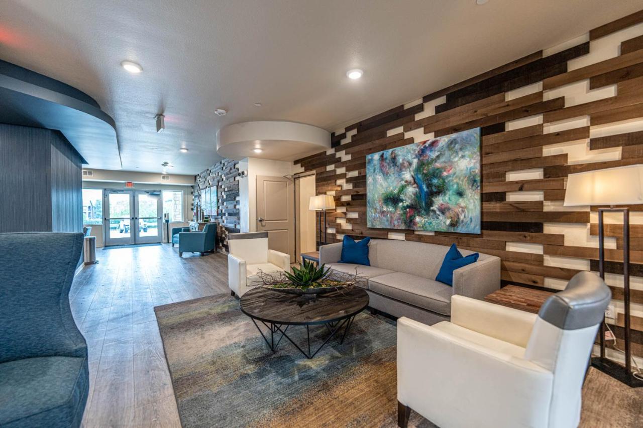 Soka Suites Dallas - Las Colinas Ирвинг Экстерьер фото