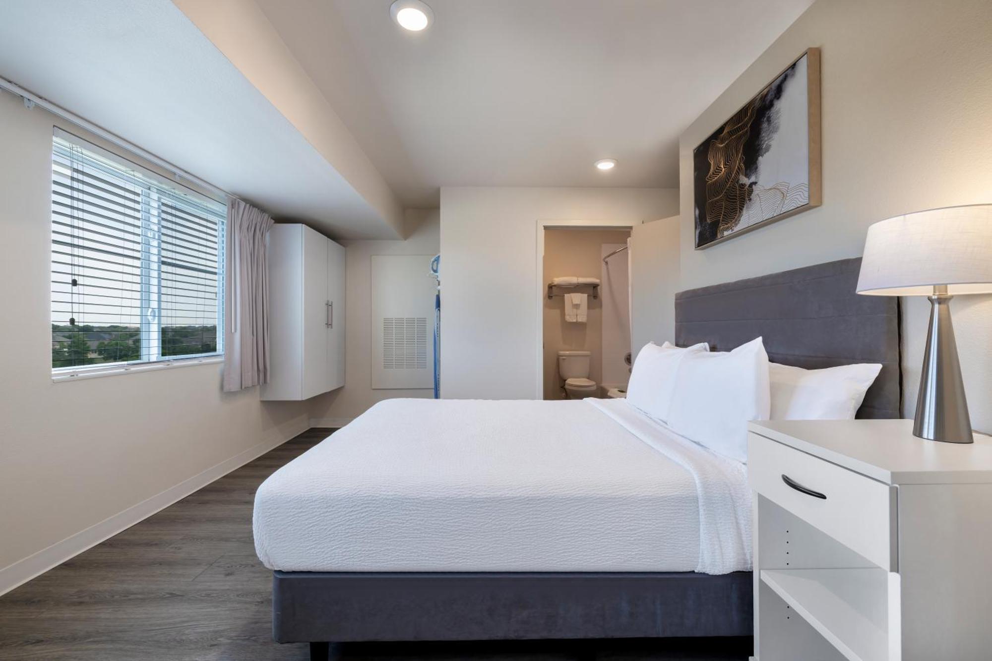 Soka Suites Dallas - Las Colinas Ирвинг Экстерьер фото
