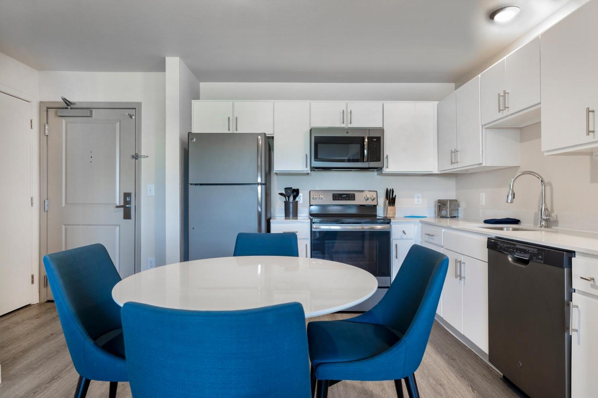 Soka Suites Dallas - Las Colinas Ирвинг Экстерьер фото