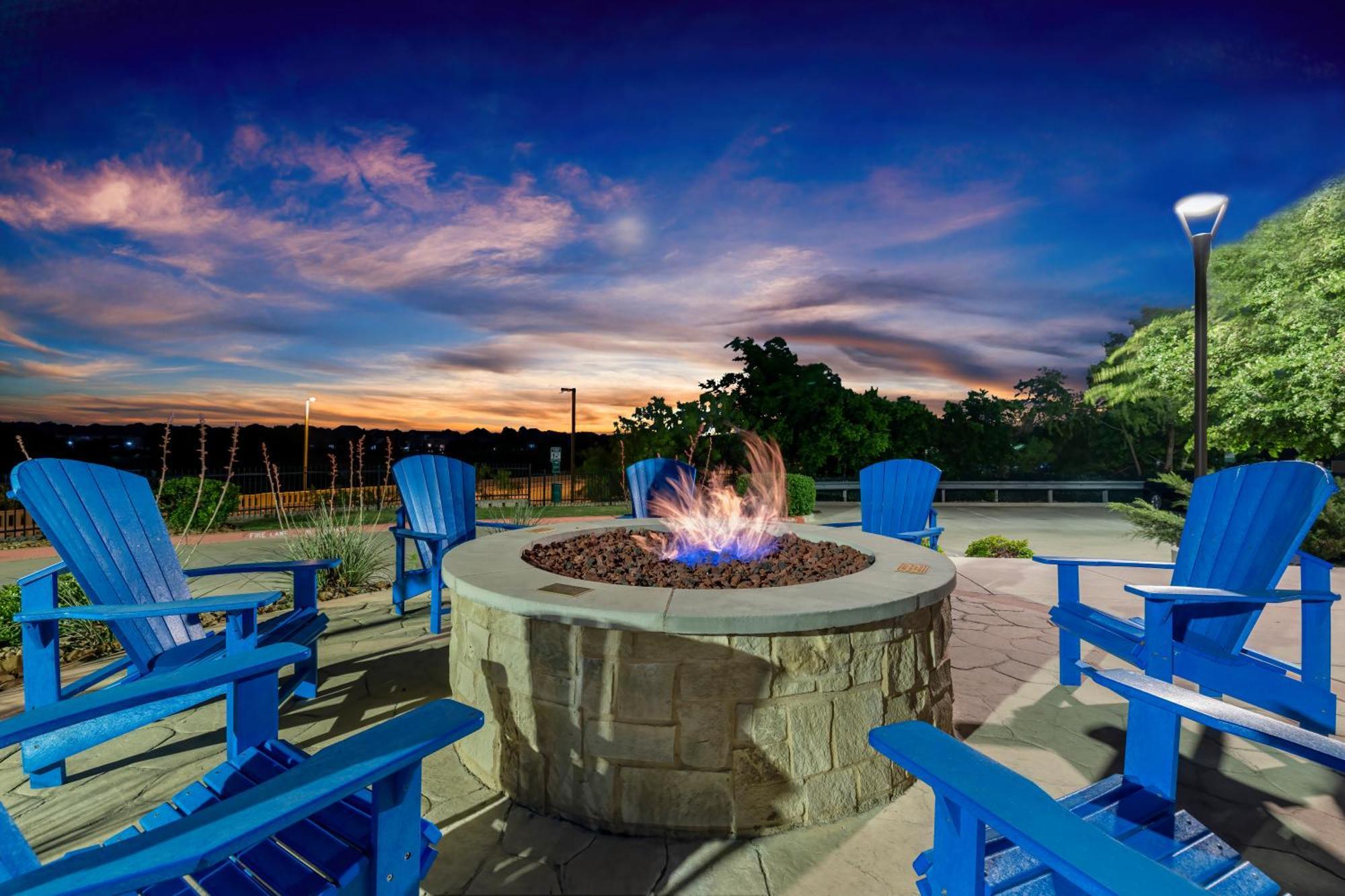 Soka Suites Dallas - Las Colinas Ирвинг Экстерьер фото