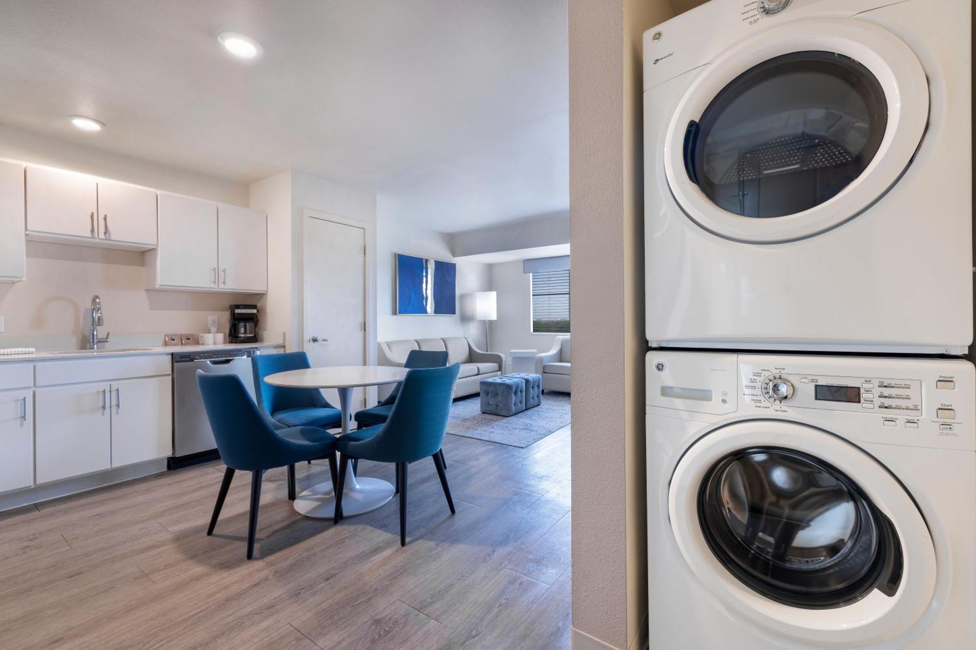 Soka Suites Dallas - Las Colinas Ирвинг Экстерьер фото